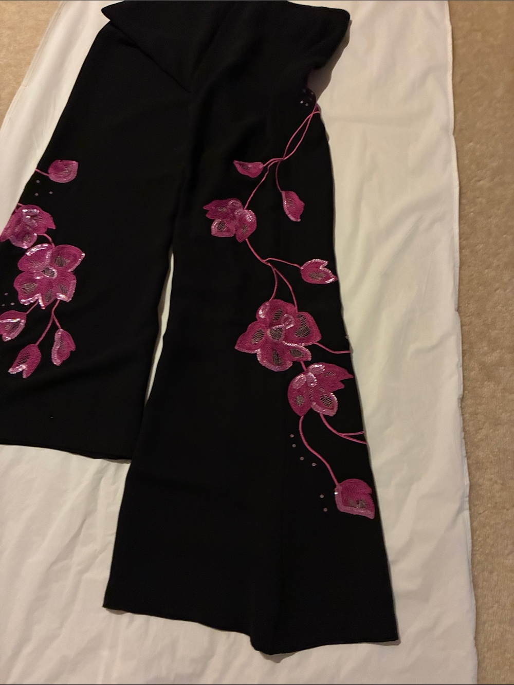 Cache Black Wide-Leg Pants with Pink Floral Appliqué and open back top - Picture 14 of 16